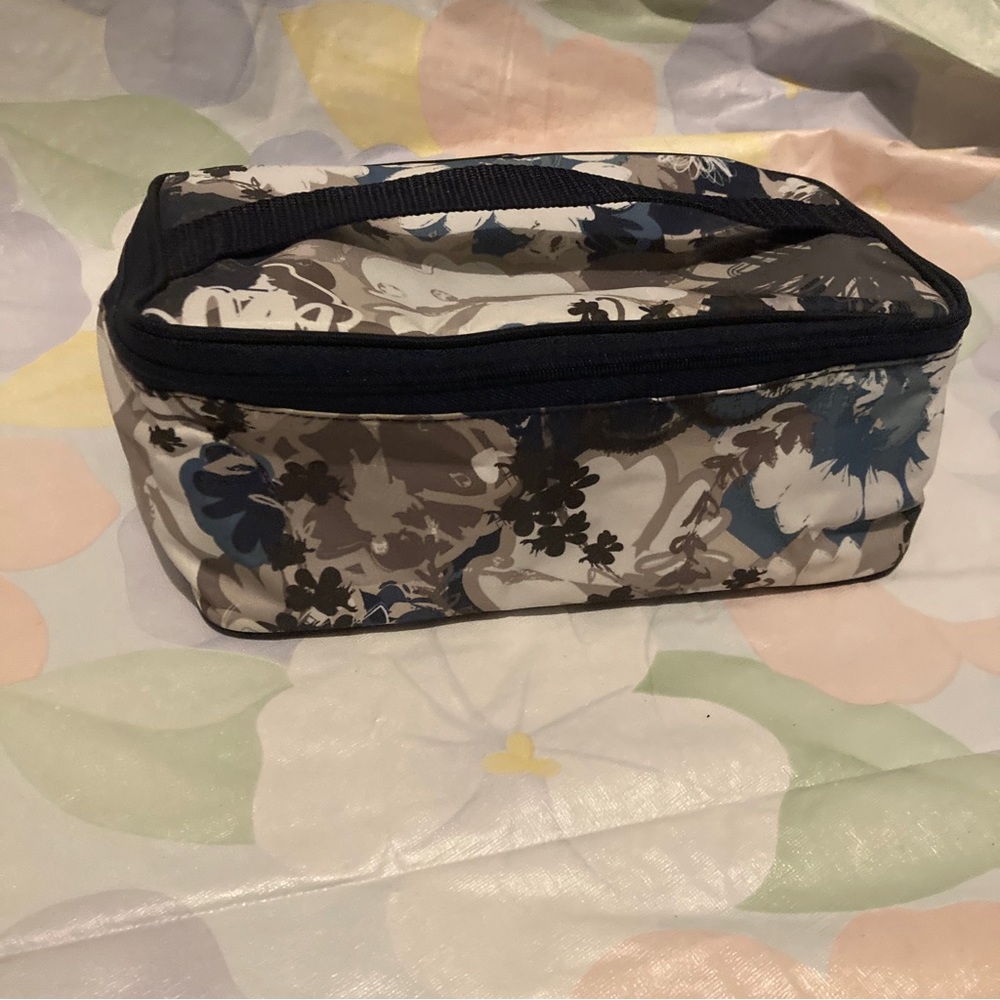 31 Thirty-one Cosmetic Toiletries Travel Bag